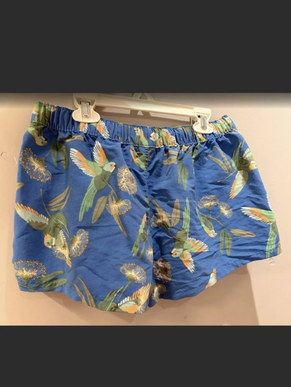 Patagonia Barely Baggies Blue Tropical Parrot Bird Print Size M - Picture 2 of 2